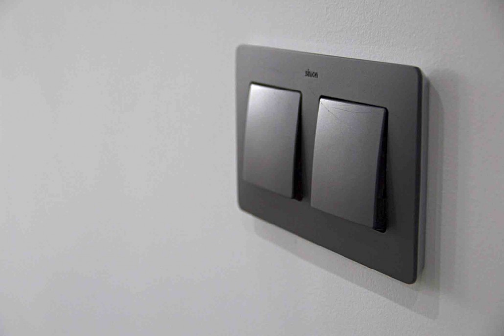 Interruptor de la luz de color negro